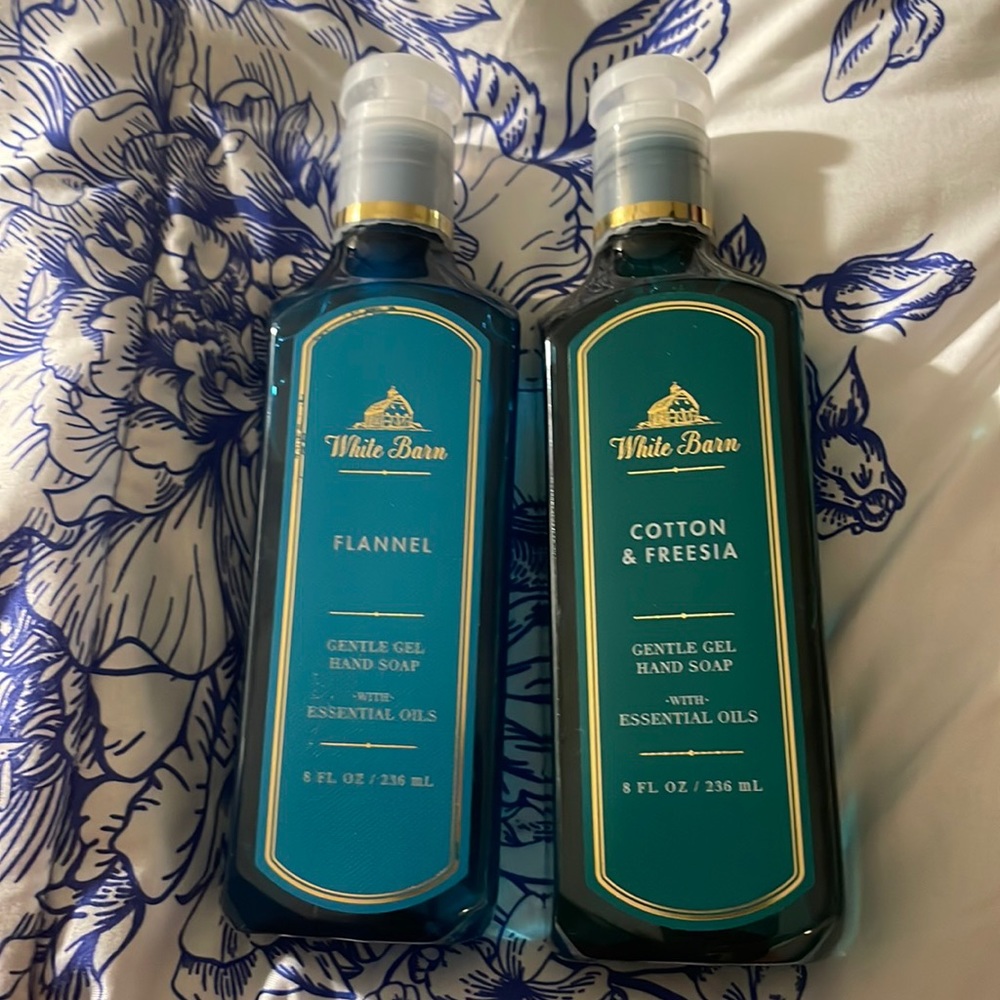 Bath and body works Flannel and cotton freesia